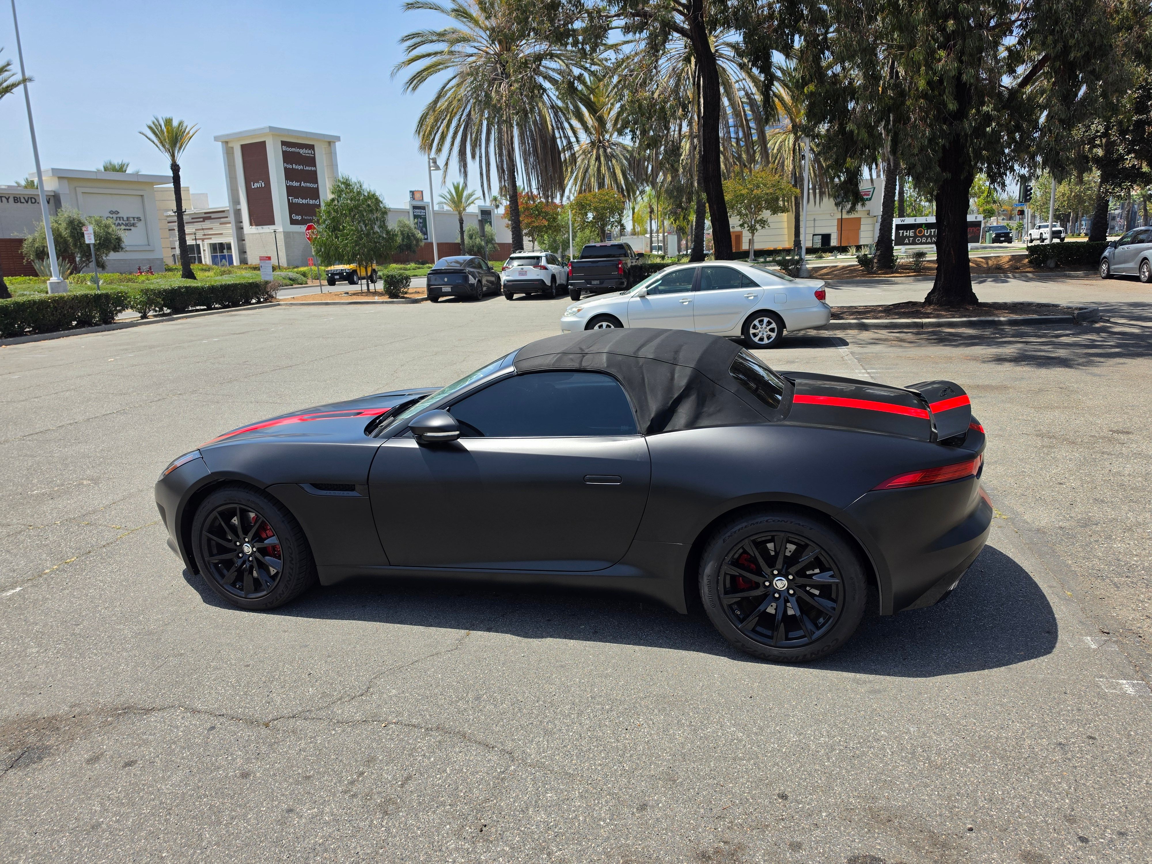 Used 2014 Jaguar F-TYPE Convertible RWD image 12
