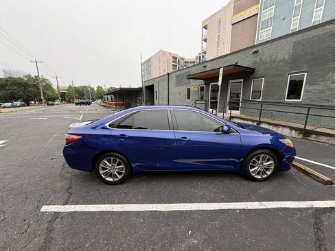 Used 2015 Toyota Camry SE FWD image 5