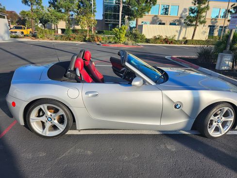 Used 2005 BMW Z4 3.0i image 8
