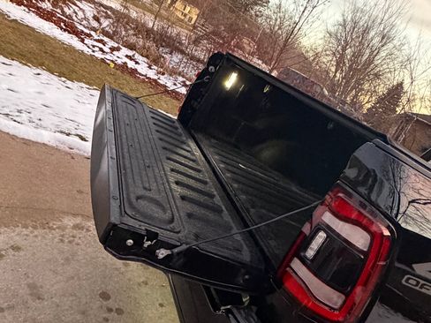 Used 2022 RAM 2500 Big Horn w/ Level C Equiment Group image 16