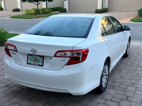 Used 2012 Toyota Camry LE FWD image 4