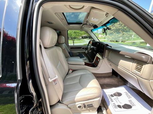 Used 2003 Cadillac Escalade ESV AWD image 15