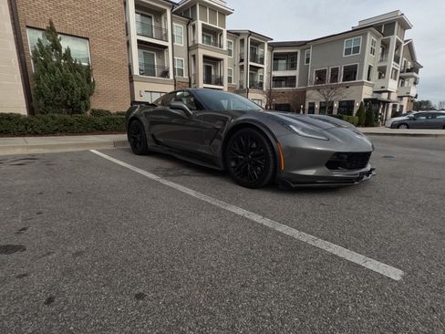 Used 2016 Chevrolet Corvette Z06 w/ 3LZ Preferred Equipment Group image 2