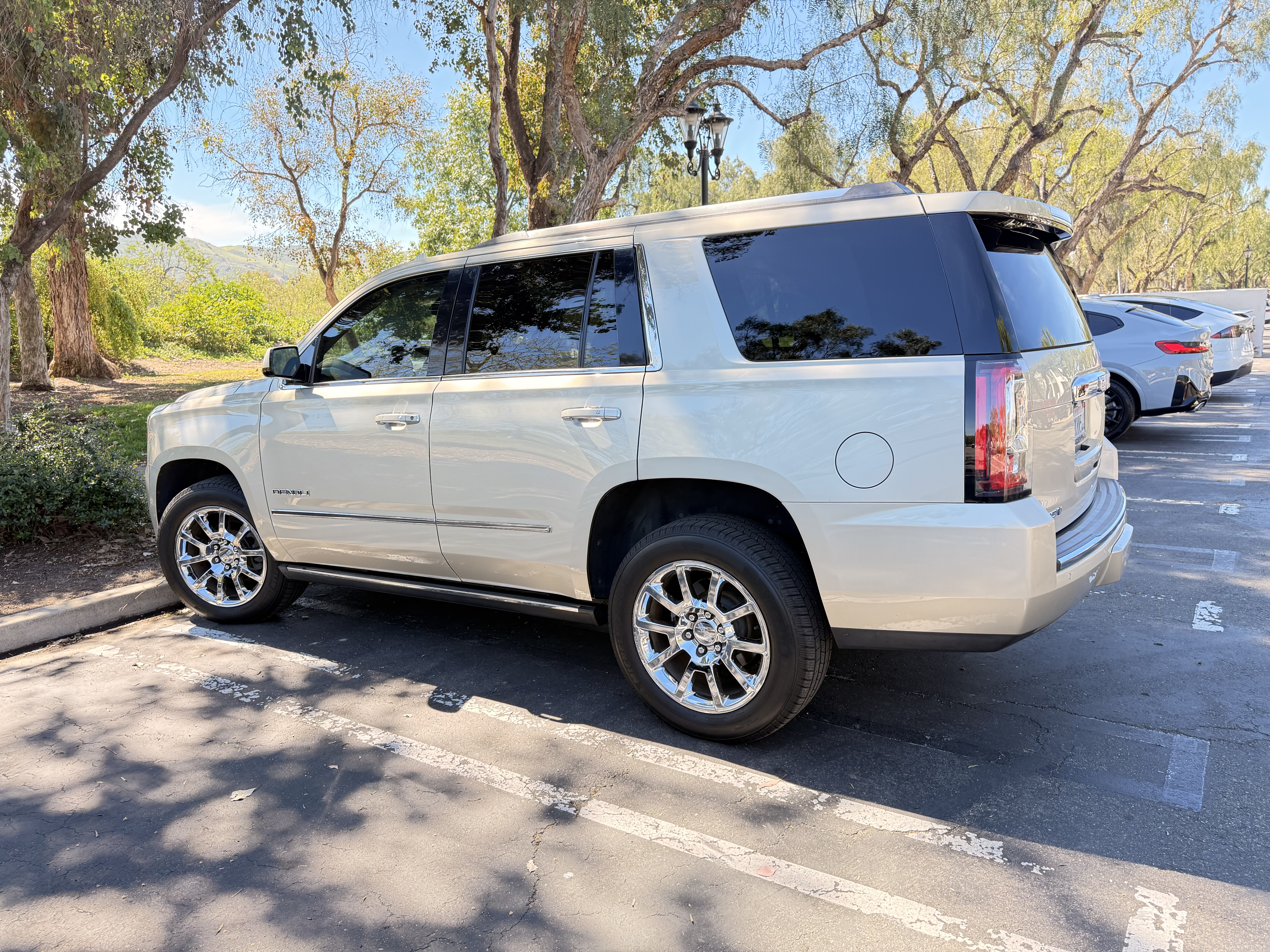 Used 2016 GMC Yukon Denali w/ Open Road Package AWD/4WD image 6