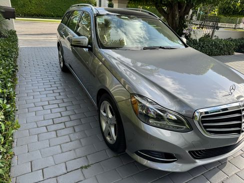 Used 2015 Mercedes-Benz E 350 E 350 4MATIC Wagon 4D image 4