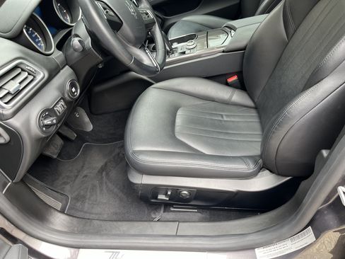 Used 2019 Maserati Ghibli RWD image 2