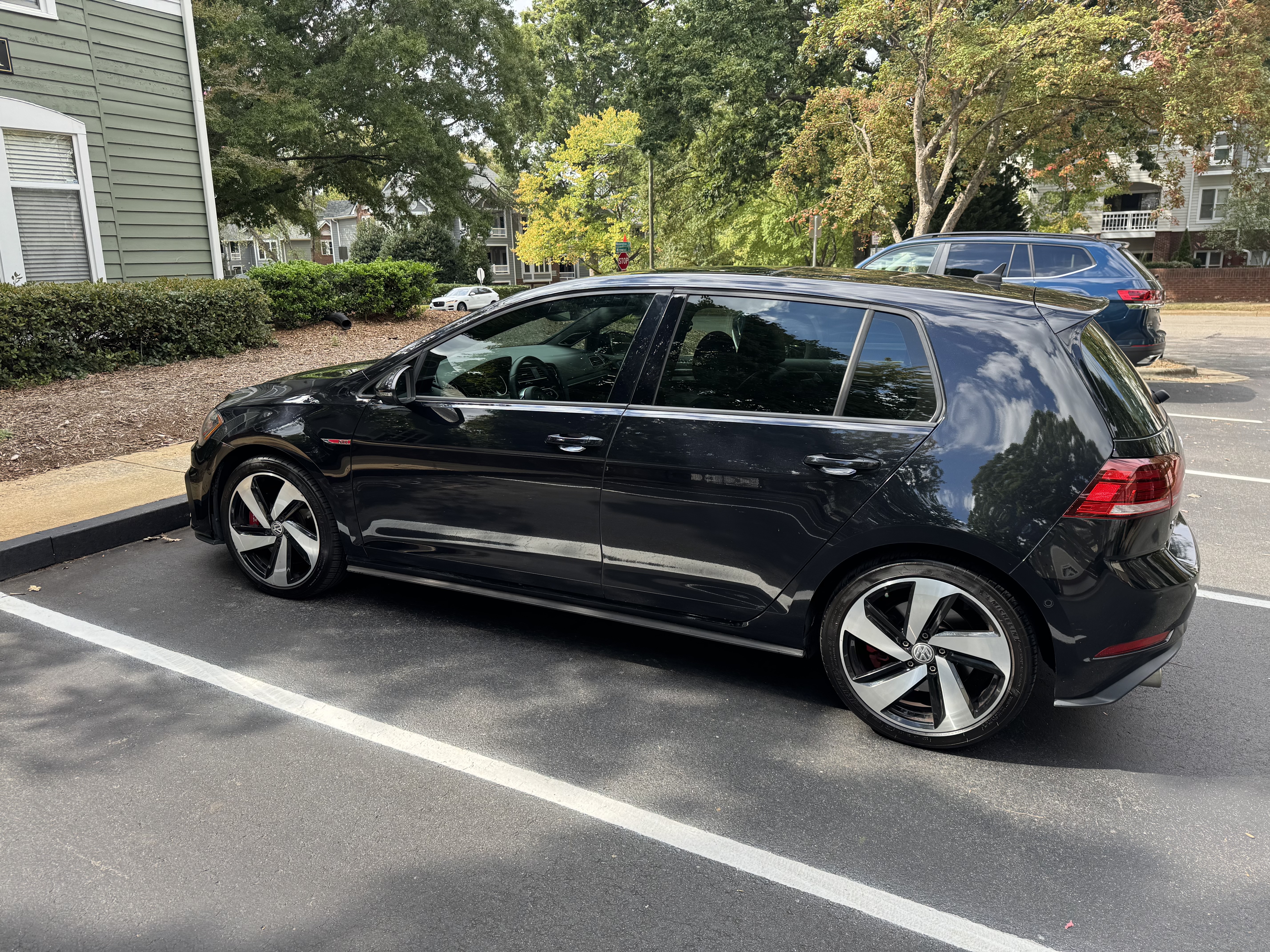 Used 2020 Volkswagen GTI Autobahn FWD image 2