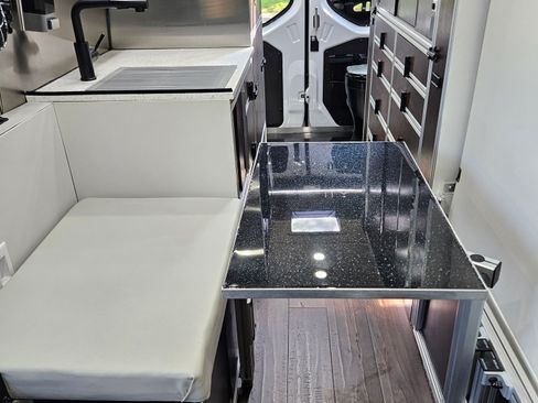 Used 2019 Mercedes-Benz Sprinter 170 Cargo image 9