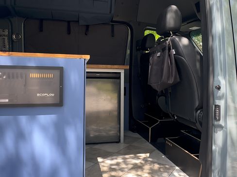 Used 2023 Mercedes-Benz Sprinter 2500 image 6