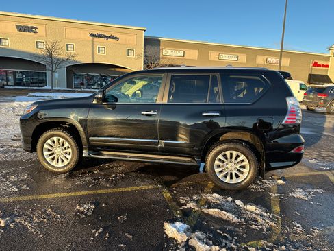 Used 2017 Lexus GX 460 image 4
