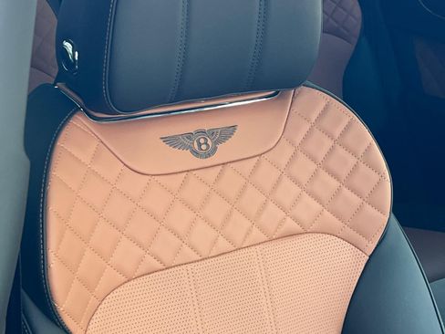 Used 2018 Bentley Bentayga AWD/4WD image 10