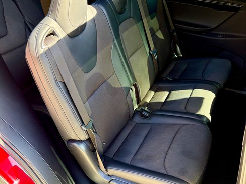 Used 2018 Tesla Model X 75D image 10