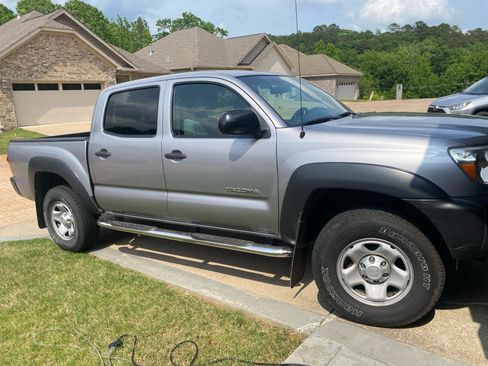 Used 2014 Toyota Tacoma PreRunner w/ Convenience Package RWD image 1