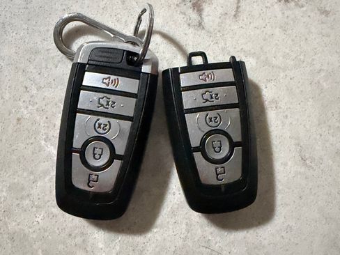 Used 2019 Ford Fusion Energi Titanium image 23