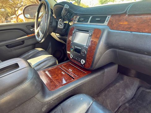 Used 2013 Chevrolet Tahoe LTZ image 17