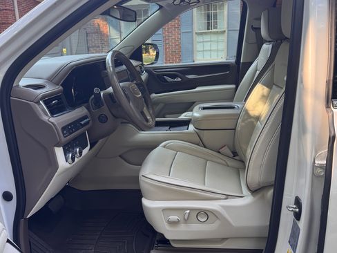 Used 2021 GMC Yukon XL Denali AWD/4WD image 14