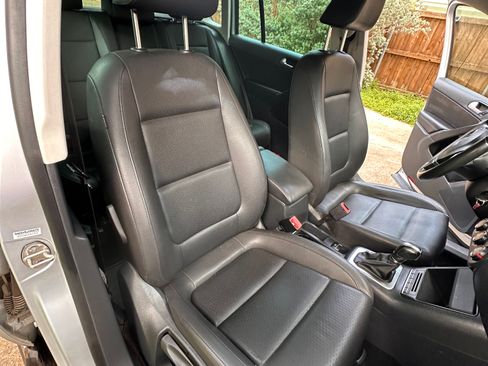 Used 2013 Volkswagen Tiguan SE FWD image 13