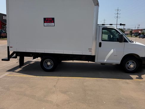 Used 2021 Chevrolet Express 3500 w/ Power Convenience Package RWD image 1