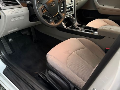 Used 2016 Hyundai Sonata SE w/ Cargo Package image 13