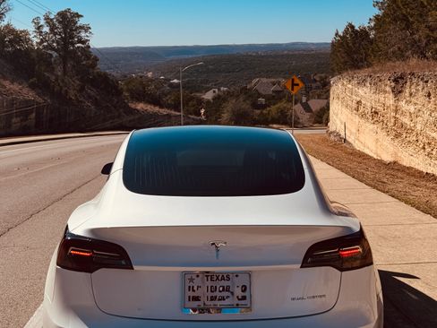 Used 2020 Tesla Model 3 Long Range image 8