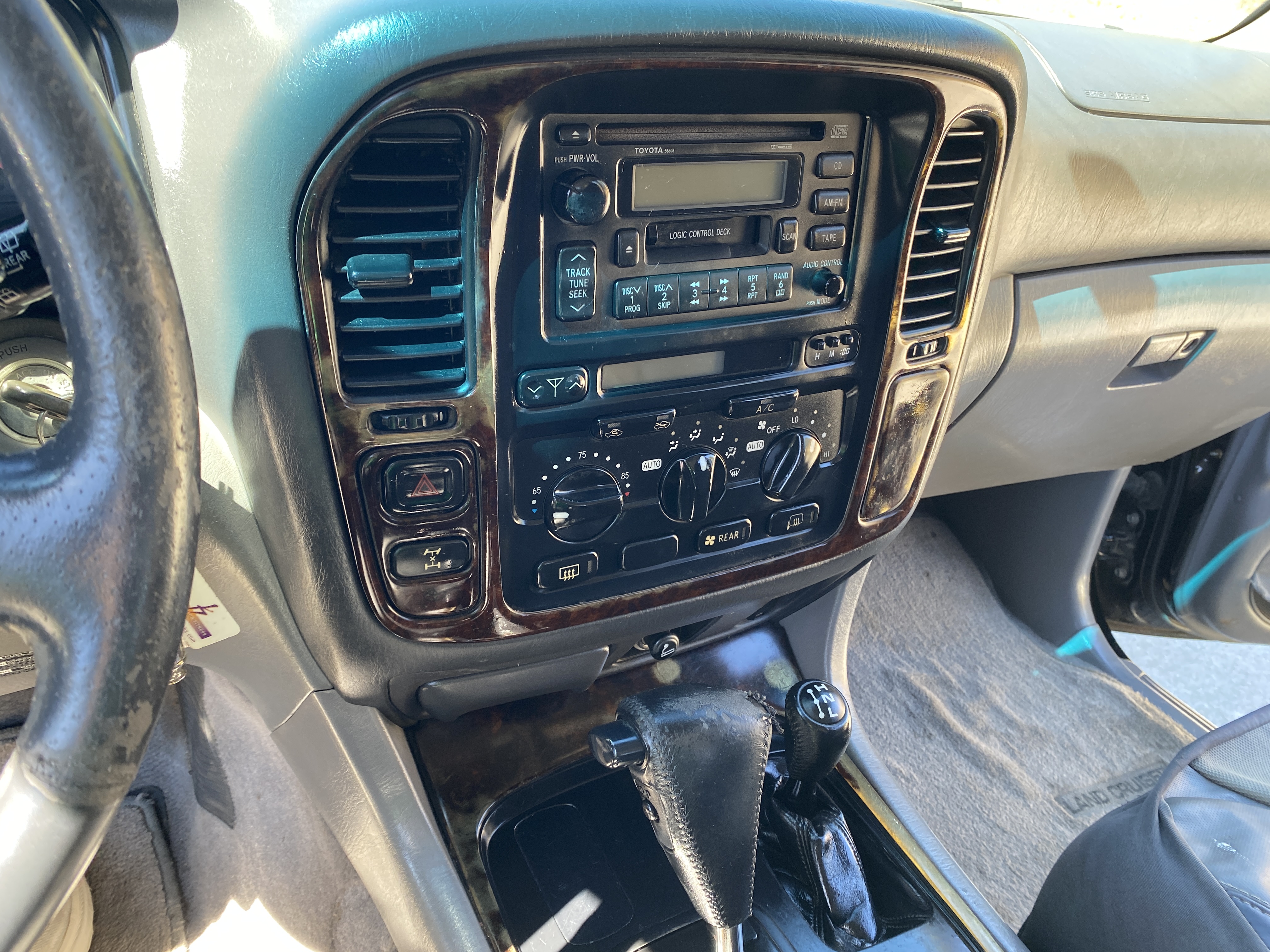 Used 1999 Toyota Land Cruiser w/ Leather Trim Pkg AWD/4WD image 9