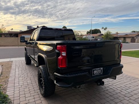 Used 2022 Chevrolet Silverado 2500 LTZ w/ LTZ Convenience Package image 12