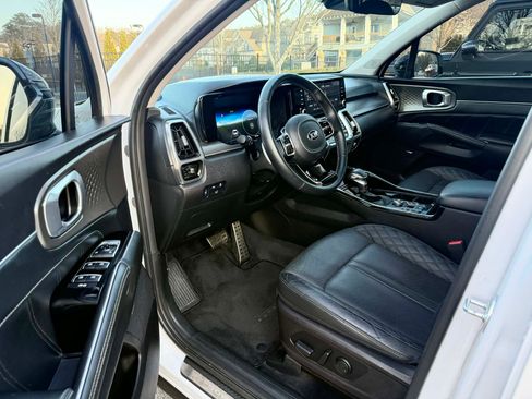 Used 2021 Kia Sorento SX image 16
