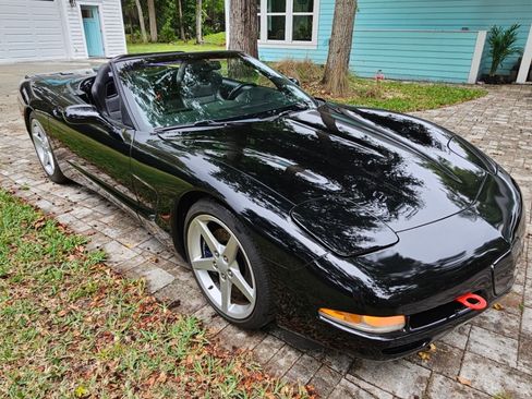 Used 2001 Chevrolet Corvette Convertible w/ Preferred Equipment Group2 RWD image 6