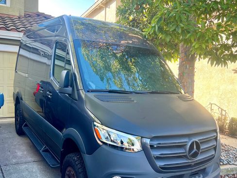 Used 2022 Mercedes-Benz Sprinter 2500 image 1