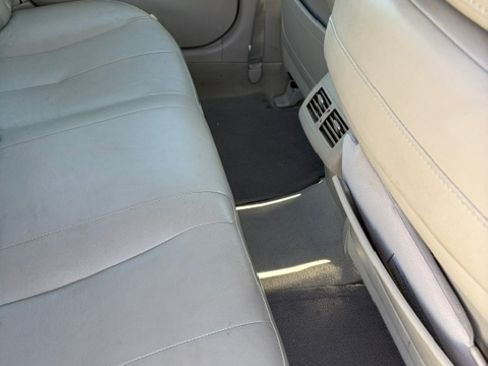 Used 2011 Toyota Camry XLE w/ SE/XLE Extra-Value Pkg FWD image 10