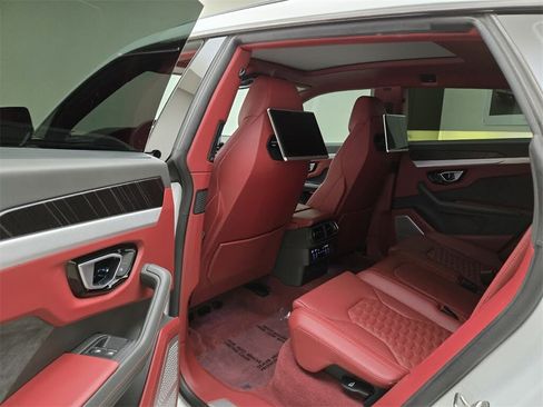 Used 2020 Lamborghini Urus image 18
