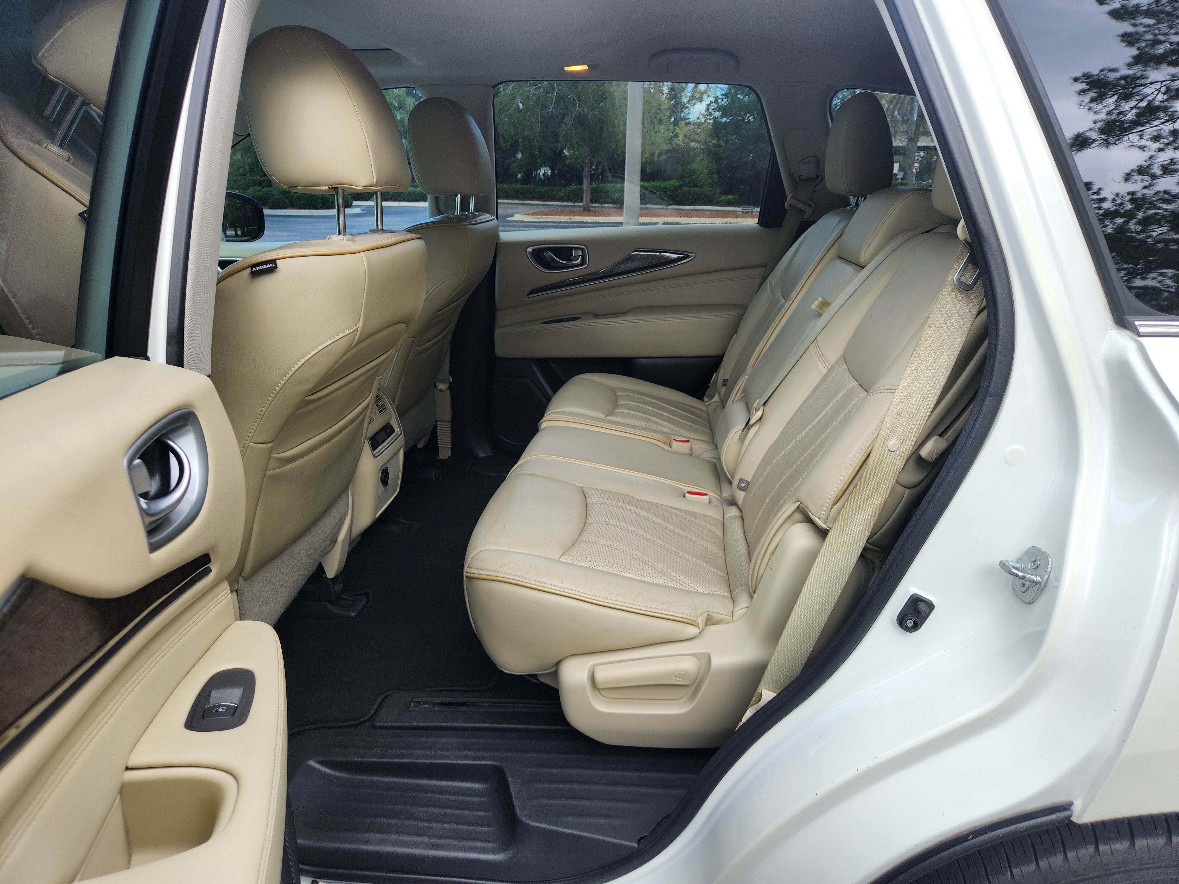Used 2015 INFINITI QX60 FWD w/ Driver Assistance Package image 23