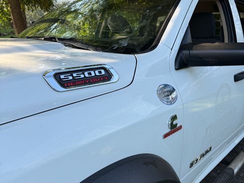 Used 2020 RAM 5500 4x4 Crew Cab image 4