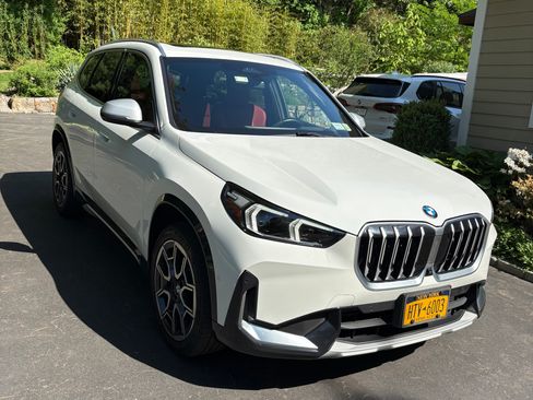 Used 2024 BMW X1 xDrive28i w/ Technology Package AWD/4WD image 4