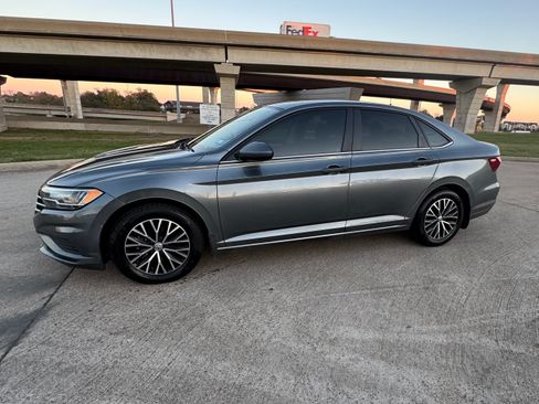 Used 2021 Volkswagen Jetta S w/ Driver Assistance Package image 9