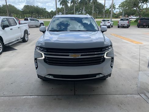 Used 2023 Chevrolet Suburban LT image 1