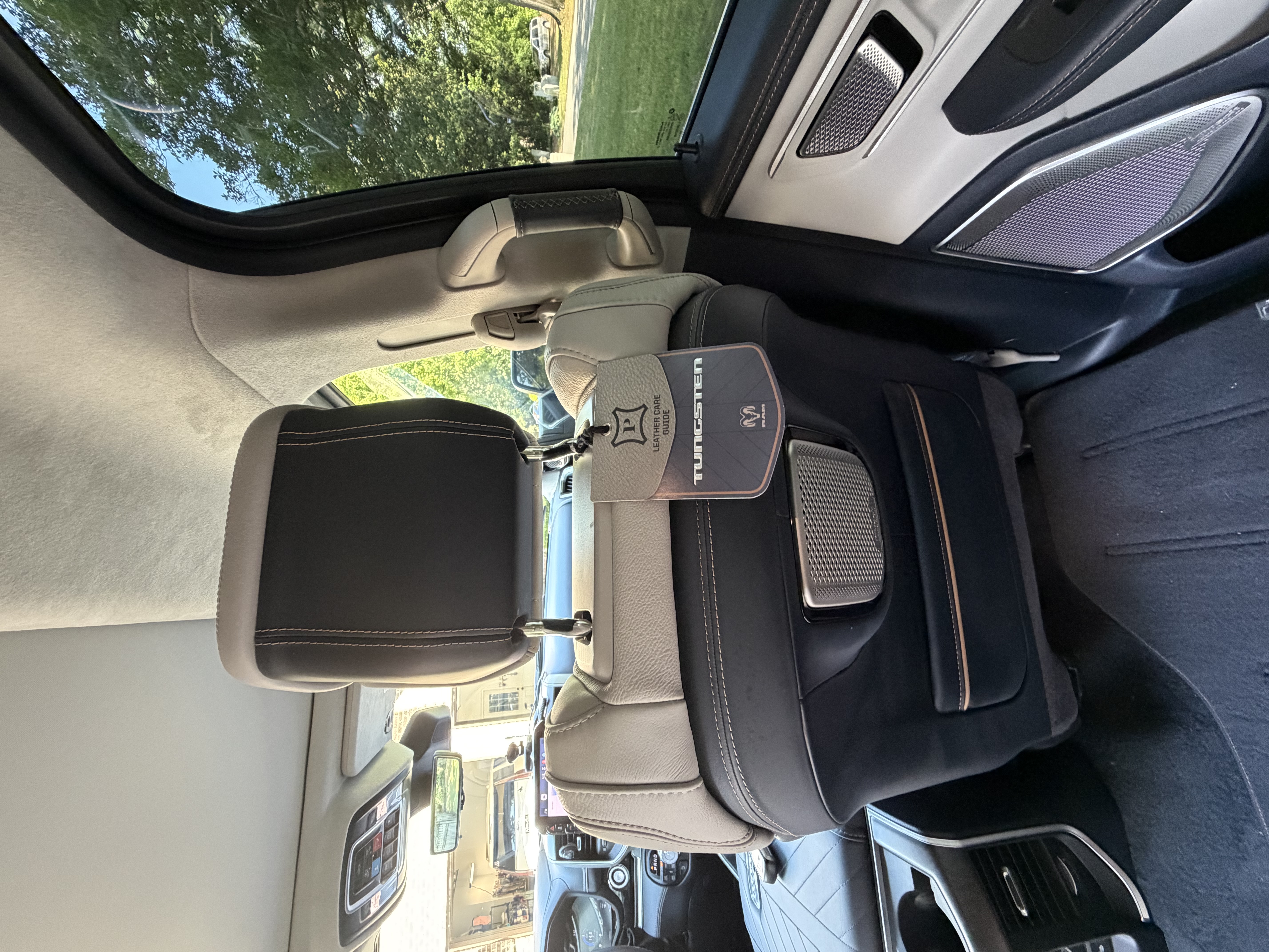 Used 2025 RAM 1500 Tungsten AWD/4WD image 14