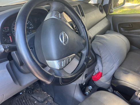 Used 2021 Nissan NV200 SV w/ Sliding Door Glass Package image 6