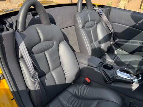 Used 2002 Chrysler Prowler image 12