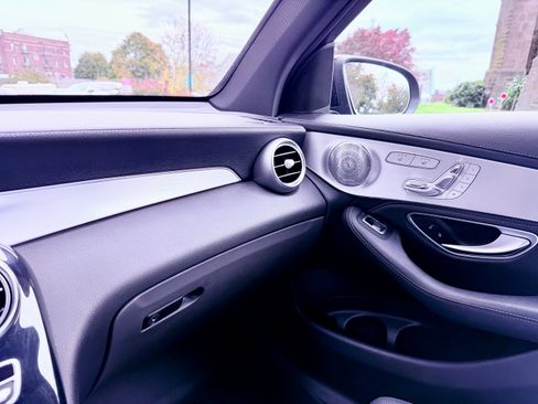 Used 2017 Mercedes-Benz GLC 300 4MATIC image 14