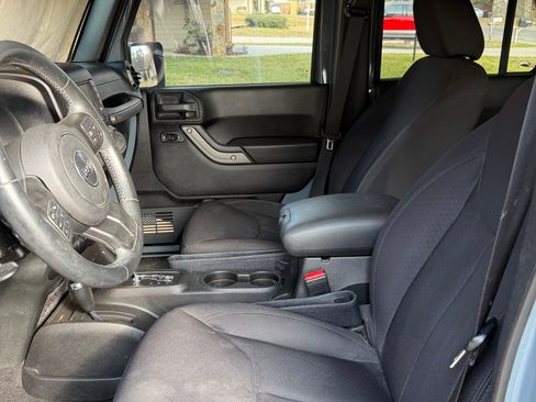 Used 2015 Jeep Wrangler Unlimited Sport w/ Quick Order Package 24S image 10