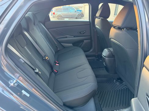 Used 2025 Hyundai Elantra Sport image 14