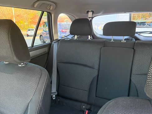 Used 2017 Subaru Outback 2.5i Premium image 5