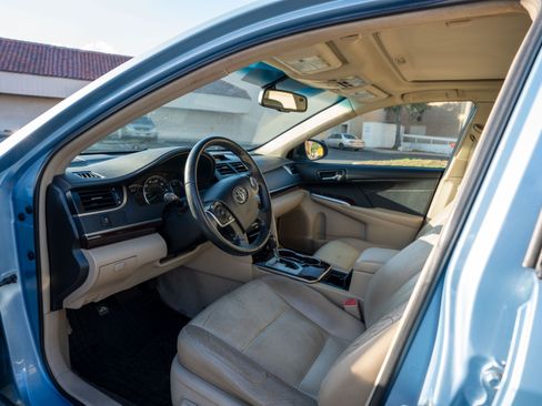 Used 2014 Toyota Camry XLE image 9