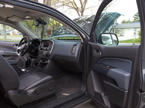 Used 2016 Chevrolet Colorado Z71 AWD/4WD image 10