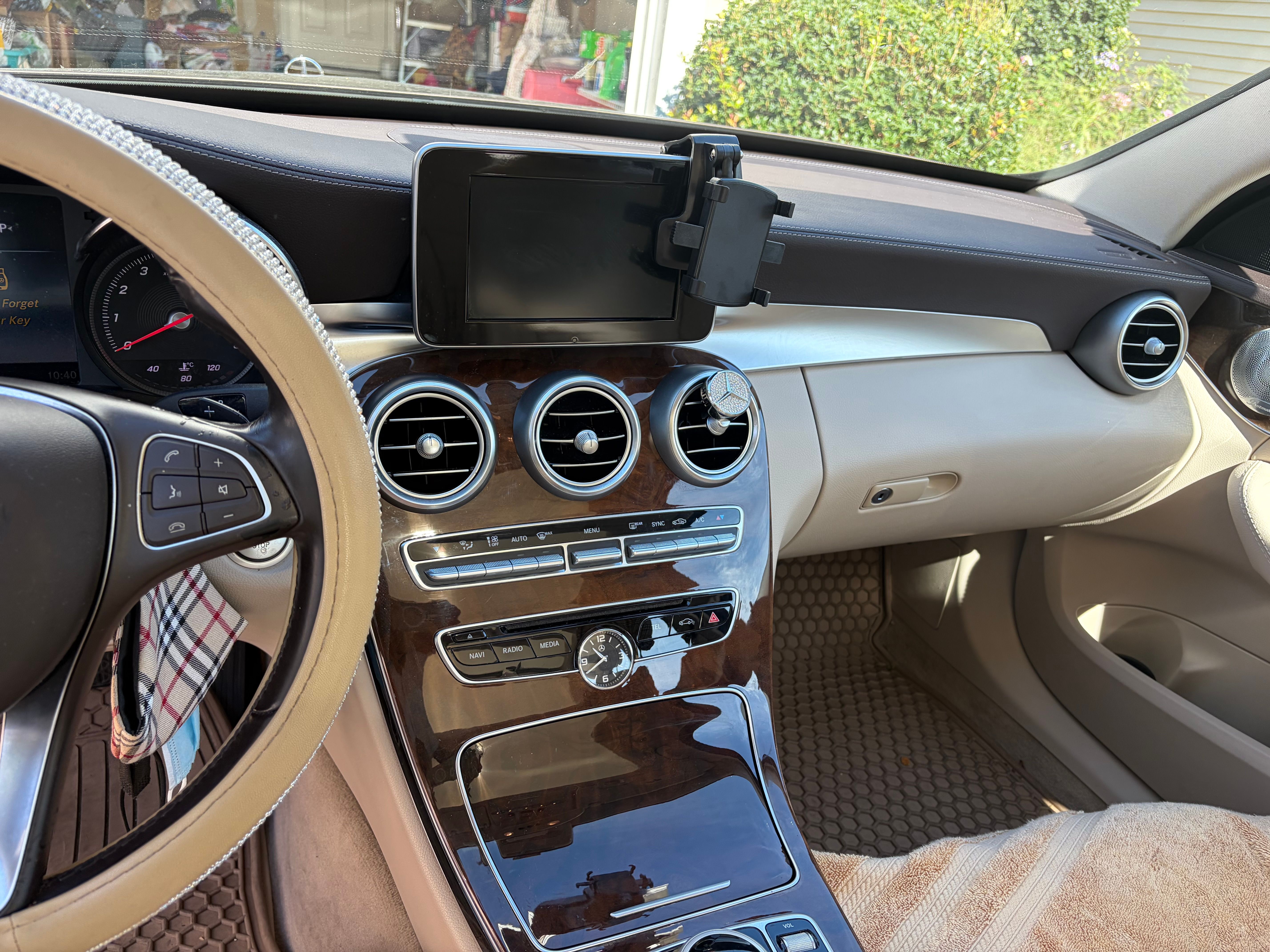 Used 2017 Mercedes-Benz C 300 4MATIC Sedan image 5