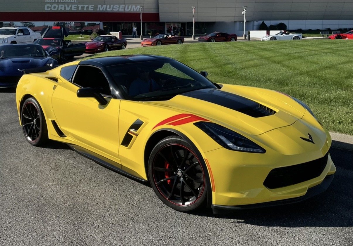 Used 2019 Chevrolet Corvette Grand Sport RWD image 2
