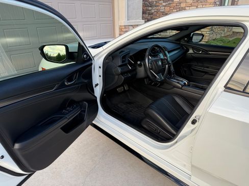 Used 2018 Honda Civic Sport Touring image 8
