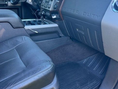 Used 2014 Ford F250 Lariat w/ Lariat Ultimate Package AWD/4WD image 15