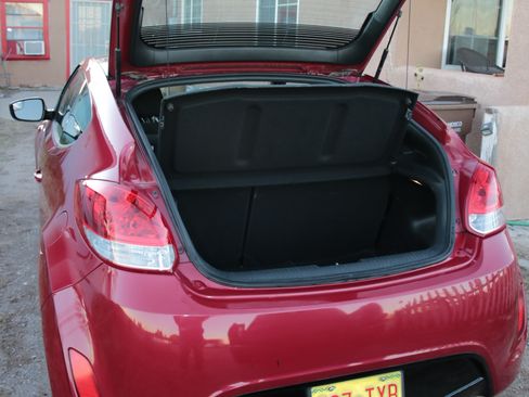 Used 2017 Hyundai Veloster Value Edition image 5